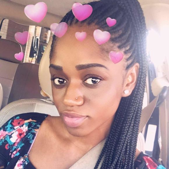 Meet your Posher, Sokhna - Picture 1 of 1